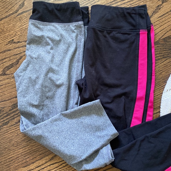 Girls Clothes Lot 10/12 Sweater Sweatshirt Capri and Jeans and Tops - Picture 2 of 9